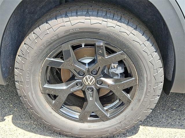 new 2025 Volkswagen Atlas car, priced at $50,041