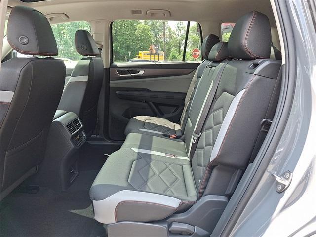 new 2025 Volkswagen Atlas car, priced at $49,406