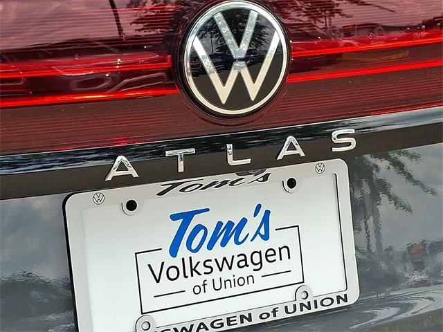 new 2025 Volkswagen Atlas car, priced at $49,406