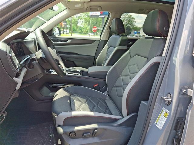 new 2025 Volkswagen Atlas car, priced at $49,406