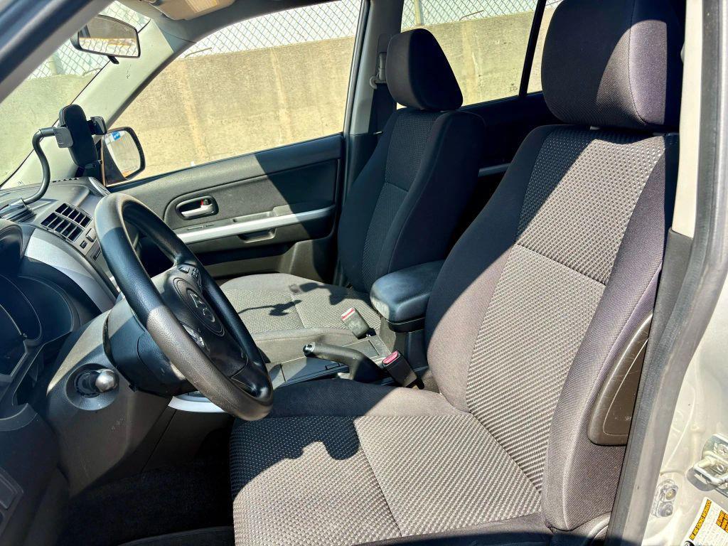 used 2006 Suzuki Grand Vitara car, priced at $3,999