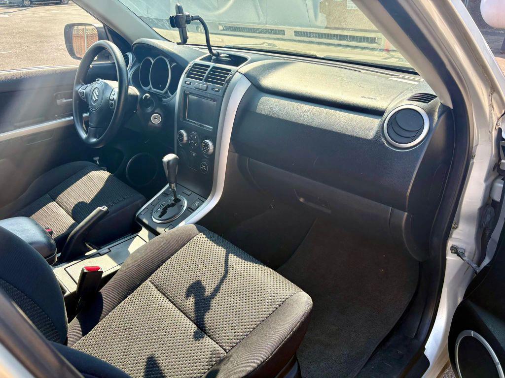 used 2006 Suzuki Grand Vitara car, priced at $3,999