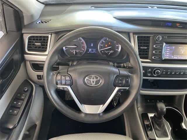 used 2016 Toyota Highlander car, priced at $17,385