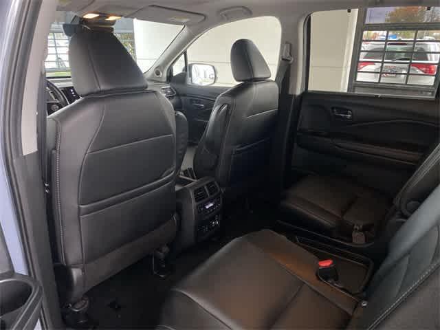 used 2022 Honda Pilot car, priced at $32,988