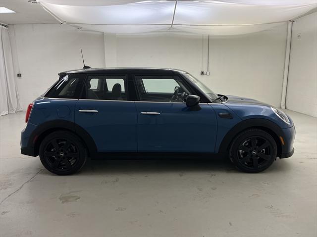 new 2024 MINI Hardtop car, priced at $35,820