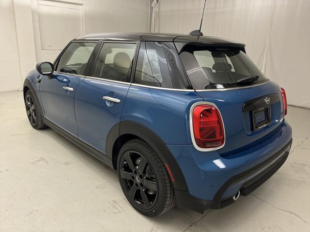 new 2024 MINI Hardtop car, priced at $35,820