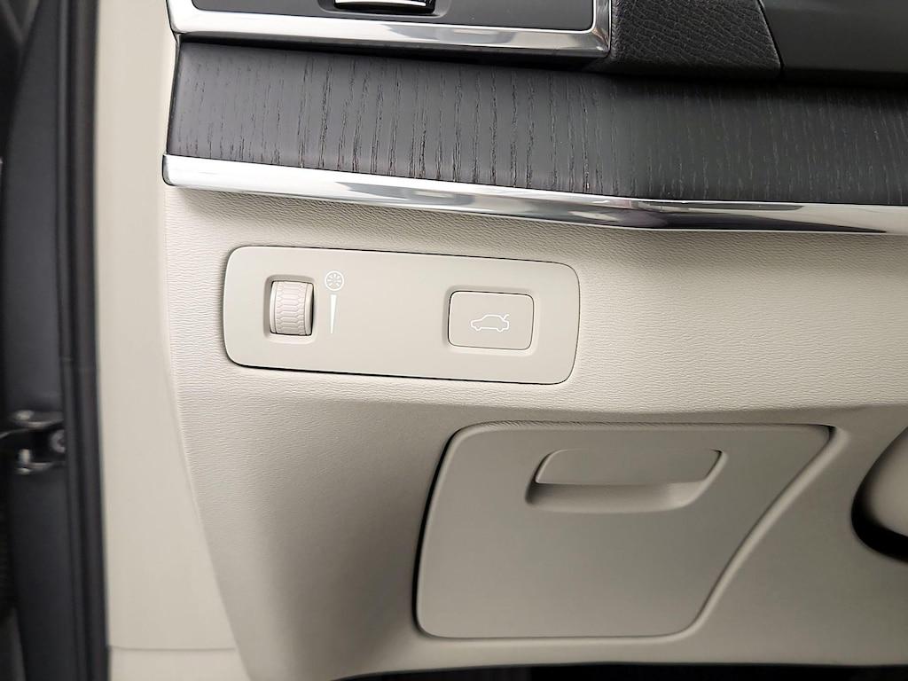used 2020 Volvo XC90 car, priced at $32,998