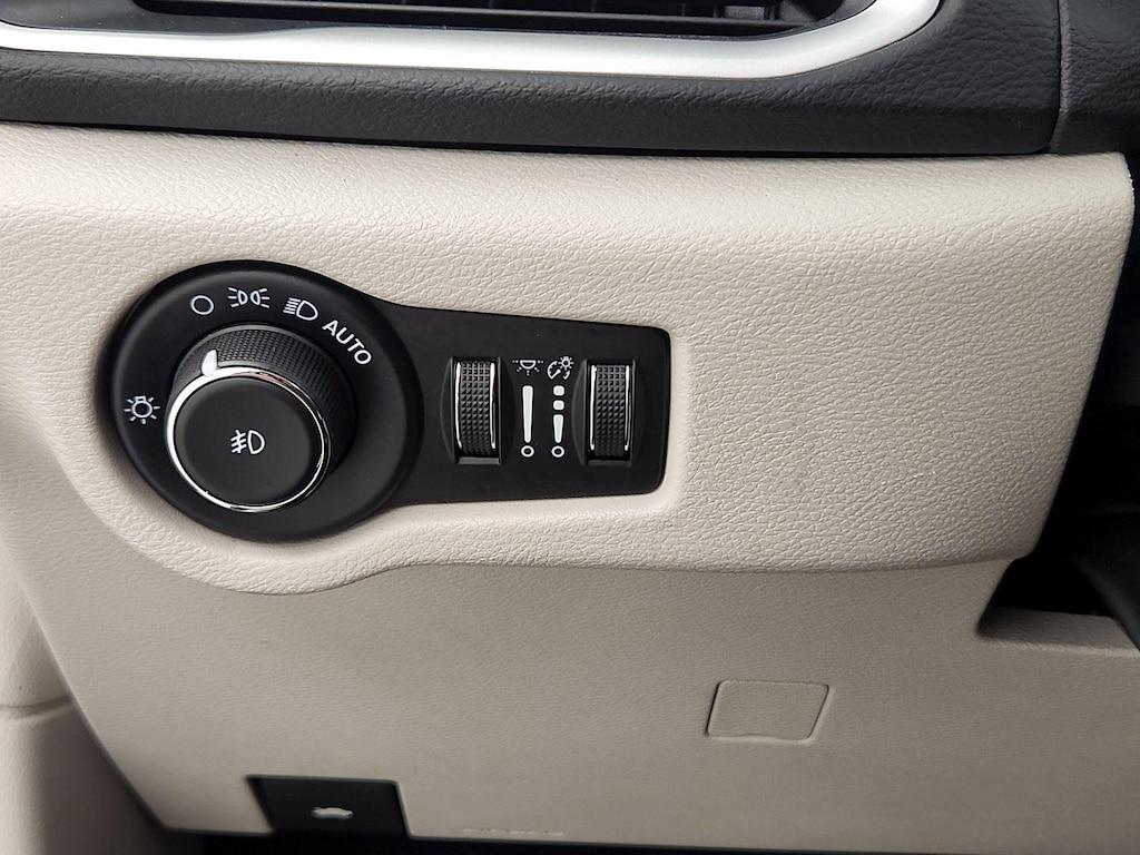 used 2022 Chrysler Pacifica car, priced at $23,998