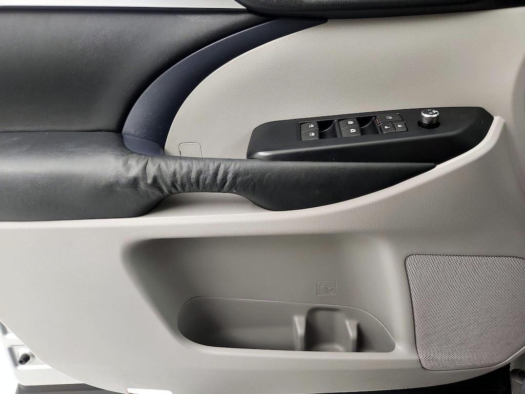 used 2015 Toyota Highlander car, priced at $23,998