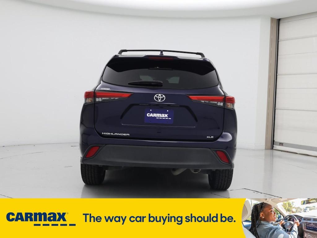 used 2022 Toyota Highlander car, priced at $33,998