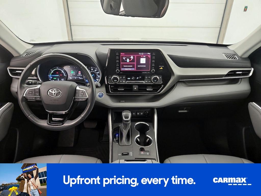 used 2021 Toyota Highlander Hybrid car, priced at $35,998