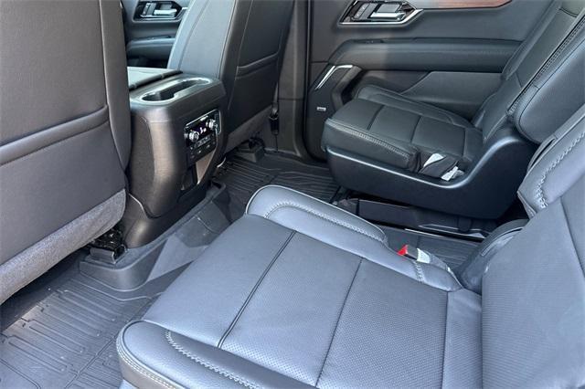new 2025 GMC Yukon XL car, priced at $98,415