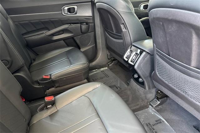 used 2021 Kia Sorento car, priced at $21,900