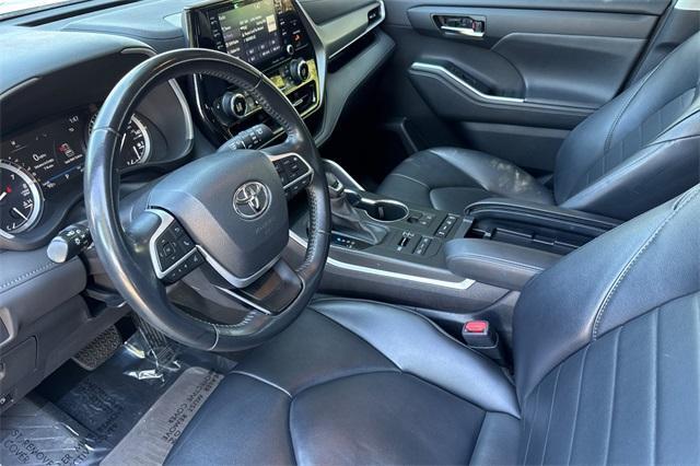 used 2022 Toyota Highlander car, priced at $37,600
