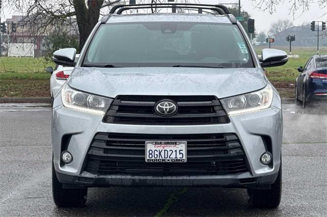 used 2018 Toyota Highlander car, priced at $33,900