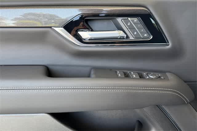 new 2025 GMC Yukon car, priced at $78,975