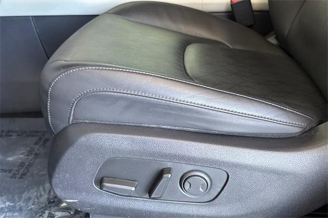 used 2024 Kia Carnival car, priced at $38,700