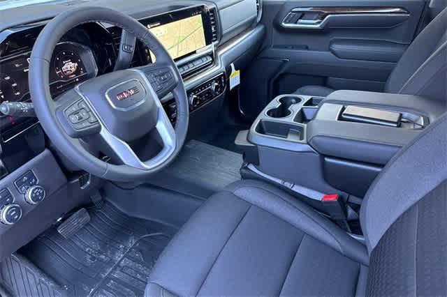 new 2025 GMC Sierra 1500 car, priced at $54,640