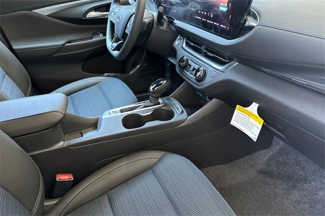 new 2025 Buick Envista car, priced at $25,590
