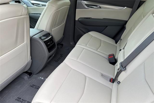 used 2022 Cadillac XT5 car, priced at $33,900