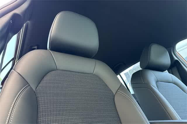 new 2025 Buick Envista car, priced at $25,590