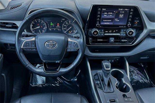 used 2020 Toyota Highlander car, priced at $33,600