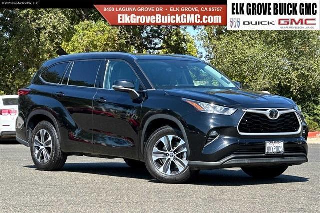 used 2020 Toyota Highlander car, priced at $33,600