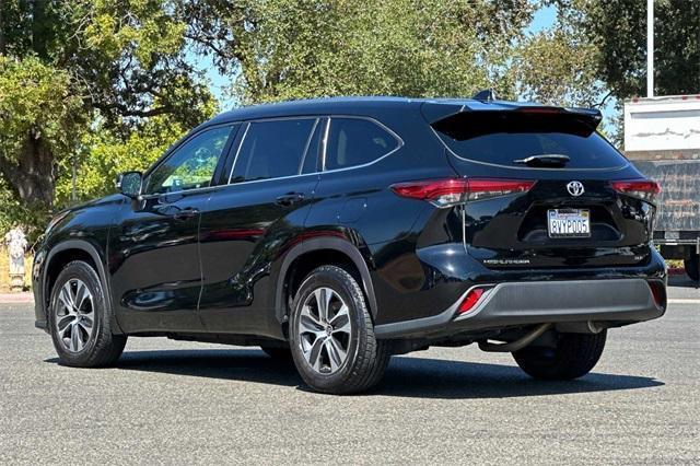 used 2020 Toyota Highlander car, priced at $33,600