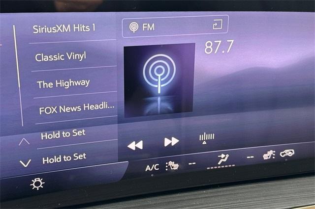 new 2025 Buick Envision car
