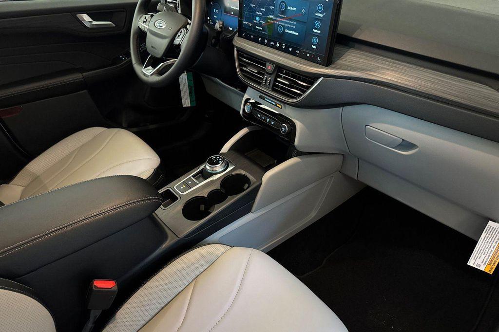 new 2025 Ford Escape PHEV car, priced at $44,626