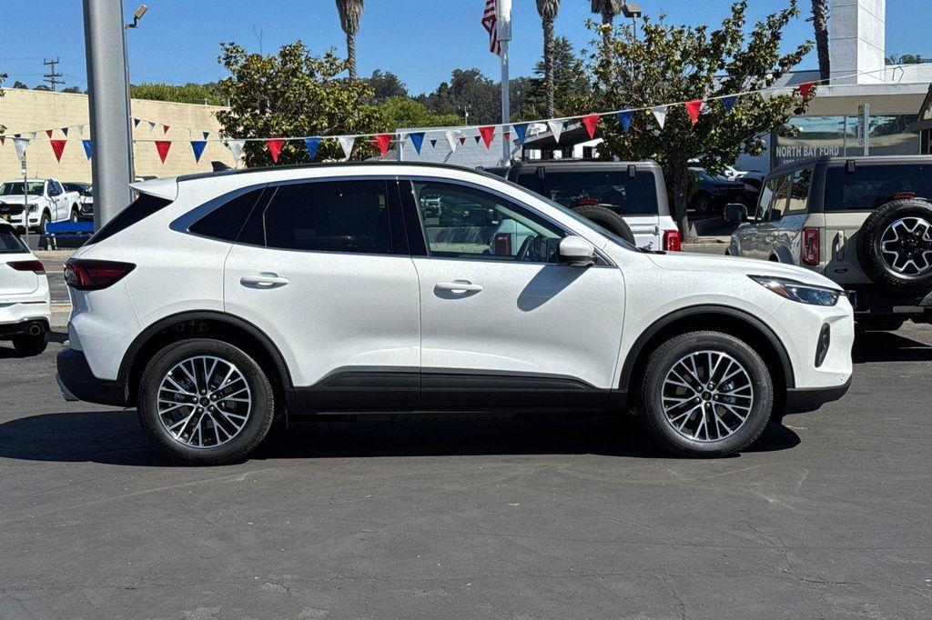 new 2025 Ford Escape PHEV car, priced at $44,626