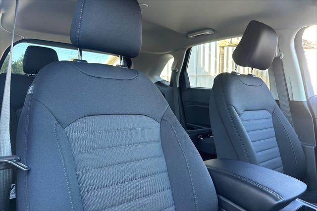 new 2024 Ford Edge car, priced at $37,247