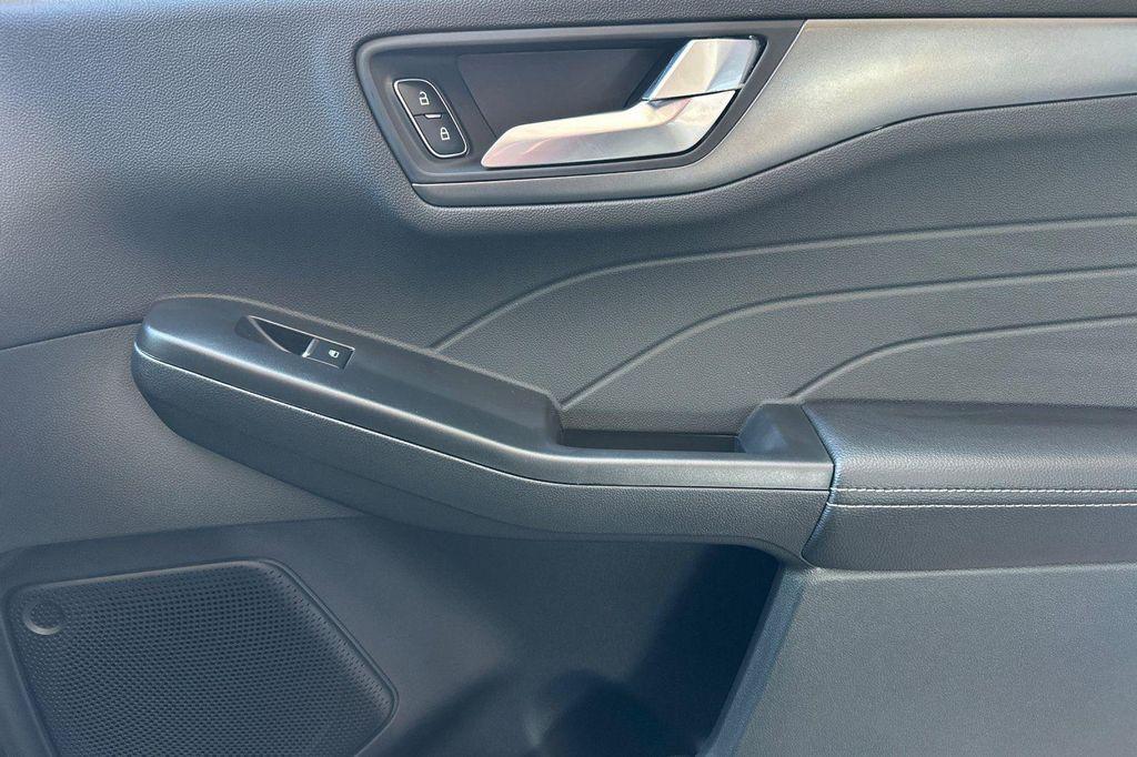 new 2025 Ford Escape PHEV car, priced at $38,403