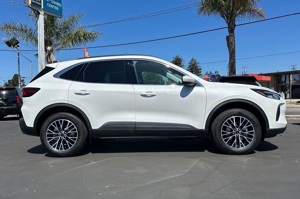 new 2025 Ford Escape PHEV car, priced at $38,403