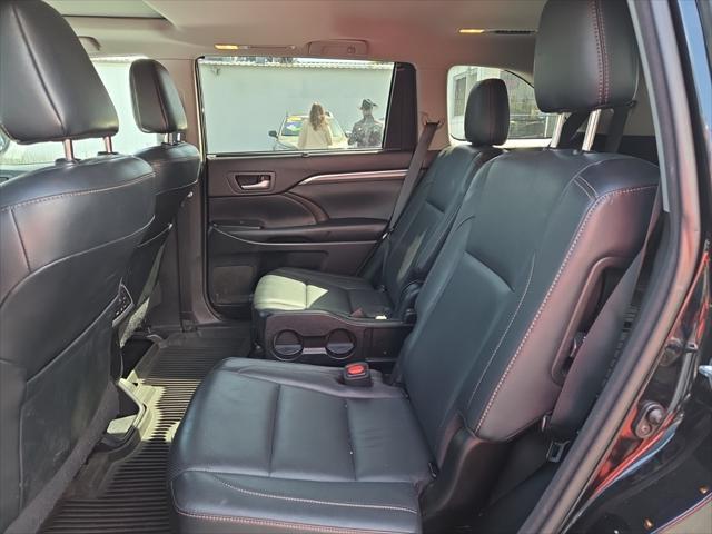 used 2018 Toyota Highlander car, priced at $28,950