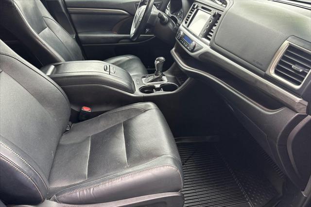 used 2018 Toyota Highlander car, priced at $27,500
