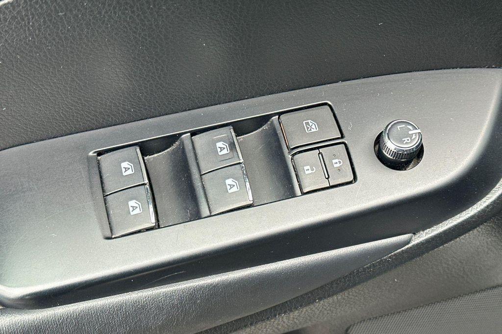 used 2018 Toyota Highlander car, priced at $26,900