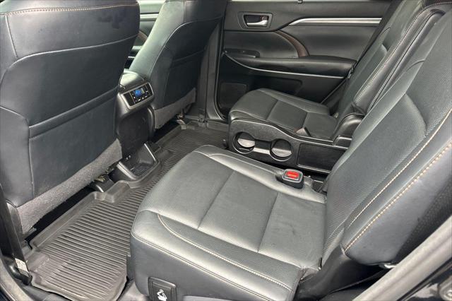 used 2018 Toyota Highlander car, priced at $27,500