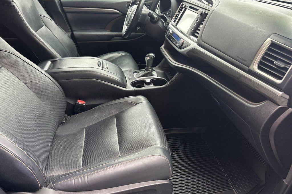 used 2018 Toyota Highlander car, priced at $26,900