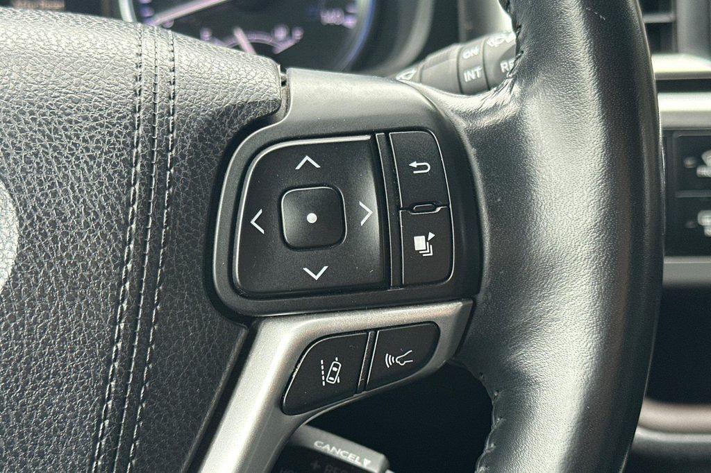 used 2018 Toyota Highlander car, priced at $27,500