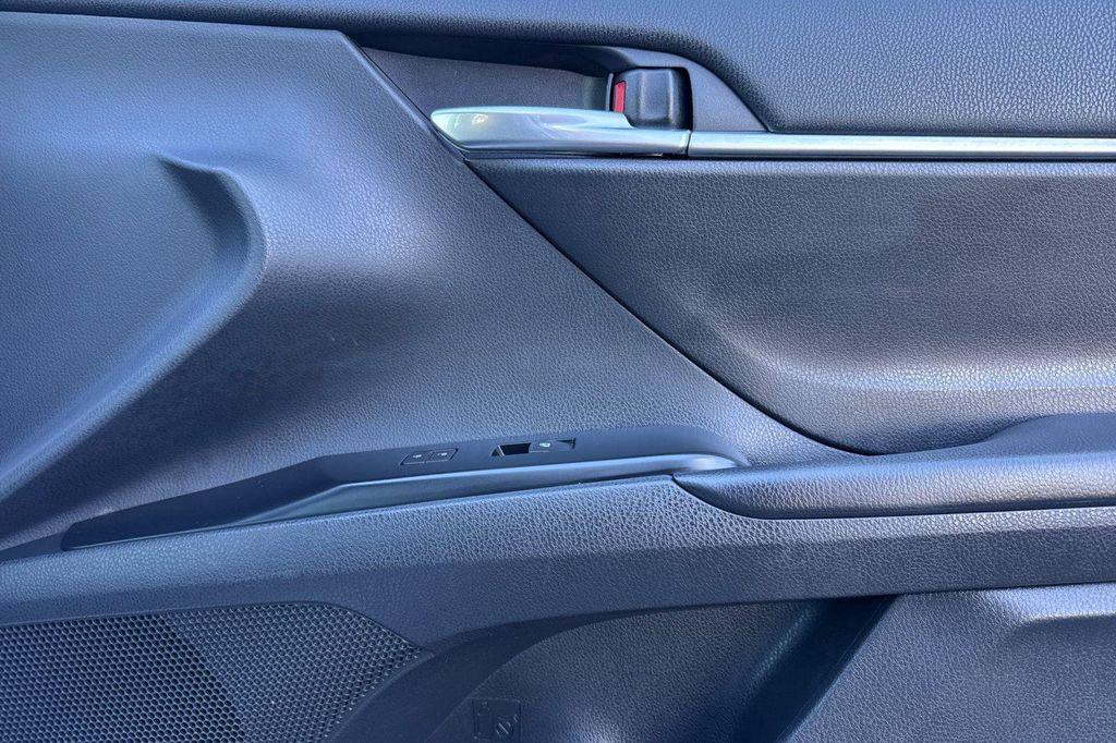 used 2018 Toyota Camry Hybrid car, priced at $21,195