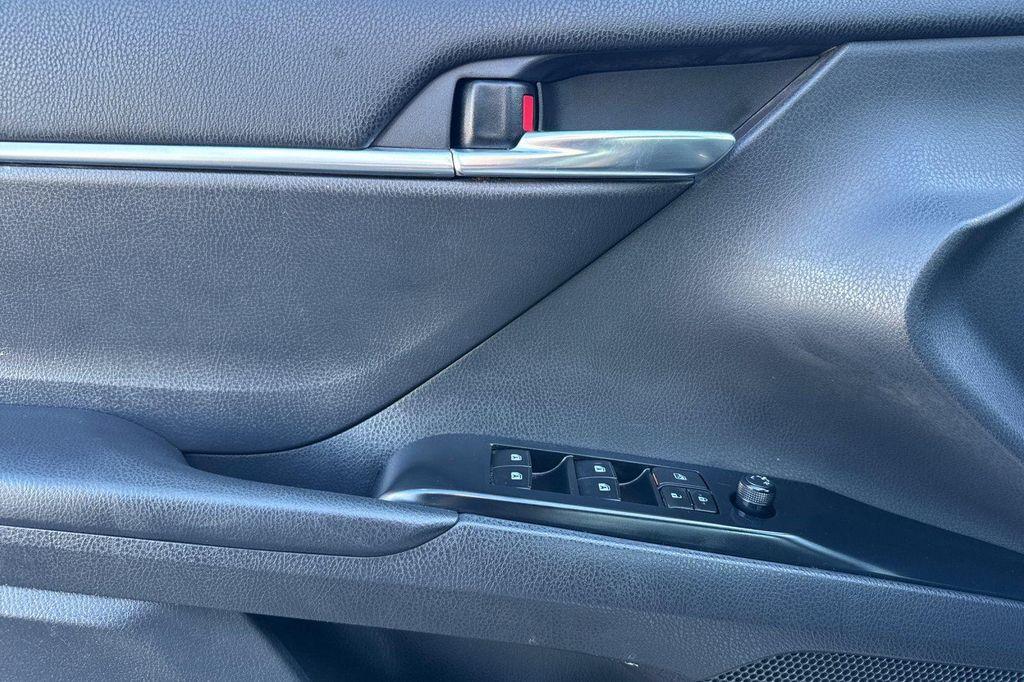 used 2018 Toyota Camry Hybrid car, priced at $21,195