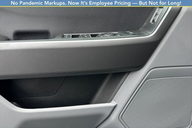 new 2025 Ford F-250 car, priced at $58,827