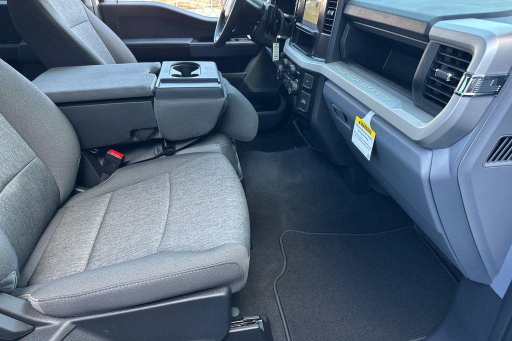 new 2025 Ford F-250 car, priced at $57,732