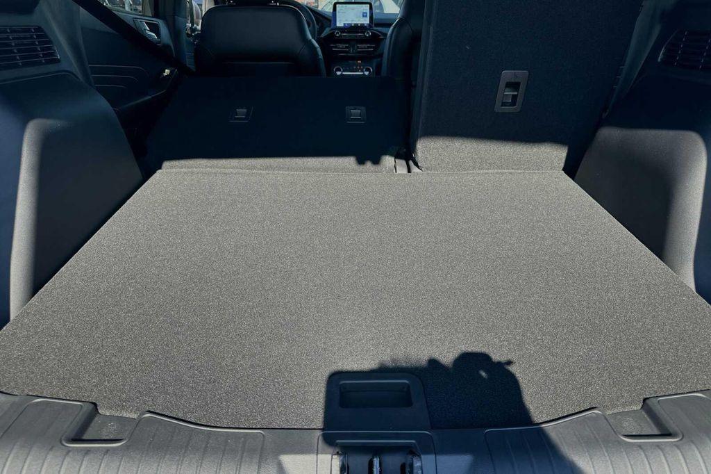 new 2024 Ford Escape car, priced at $32,000
