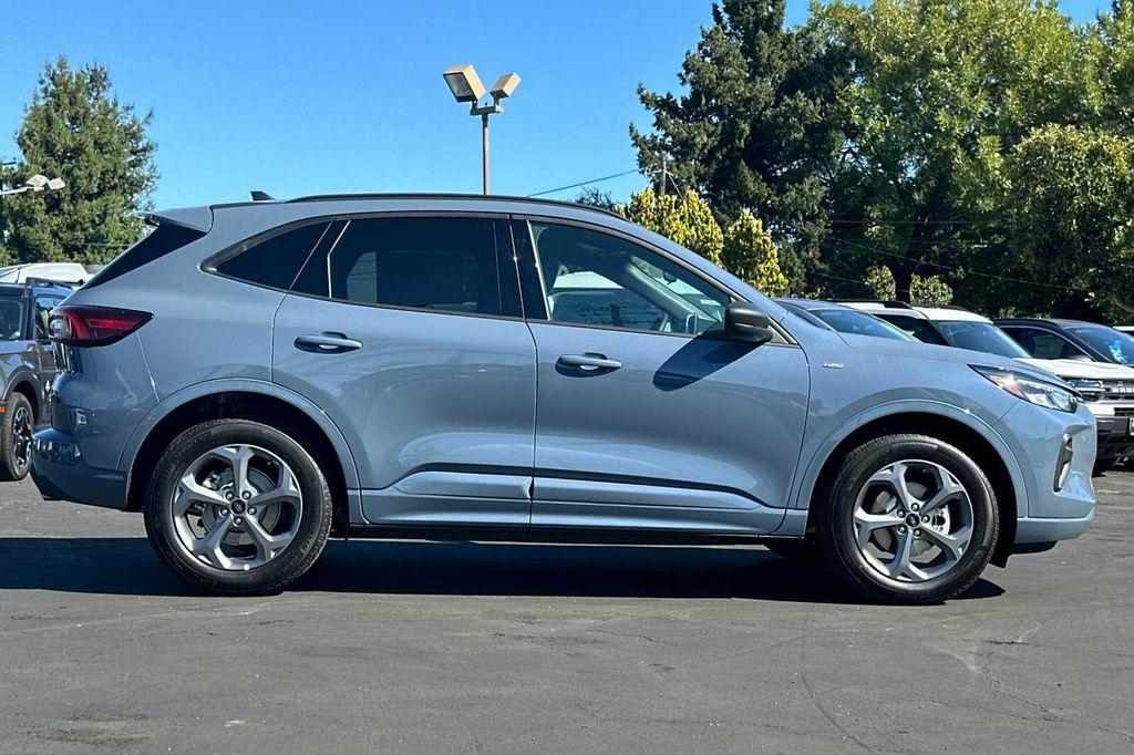 new 2024 Ford Escape car, priced at $32,000