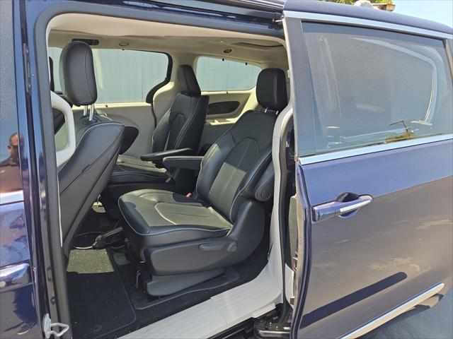used 2018 Chrysler Pacifica Hybrid car, priced at $23,040