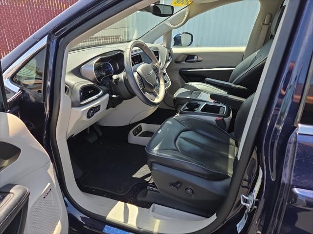 used 2018 Chrysler Pacifica Hybrid car, priced at $23,040