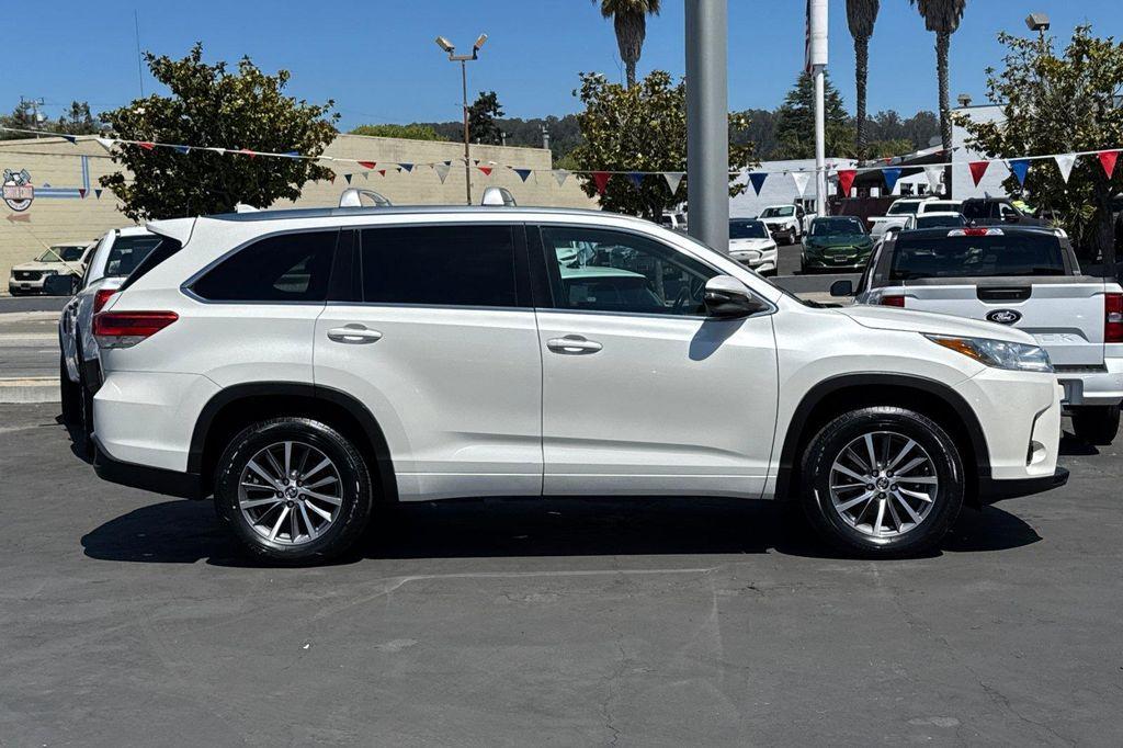 used 2017 Toyota Highlander car, priced at $24,375