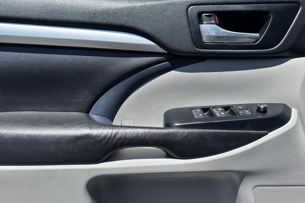 used 2017 Toyota Highlander car, priced at $24,375